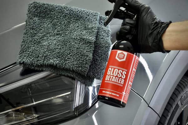 Hyvä Stuff Gloss Detailer 1L Pikakiillotusaine Kiillotusaine auton maalipinnan hoitoon