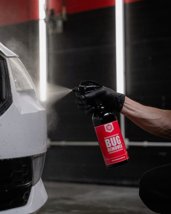 Hyvä Stuff Bug Remover 1L Hyönteisten poistoaine auton puhdistukseen