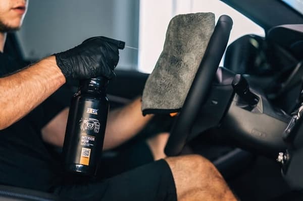 Adbl Interior WOW 0,5l Dressing för gummiplast i bilen 500 ml mörknar