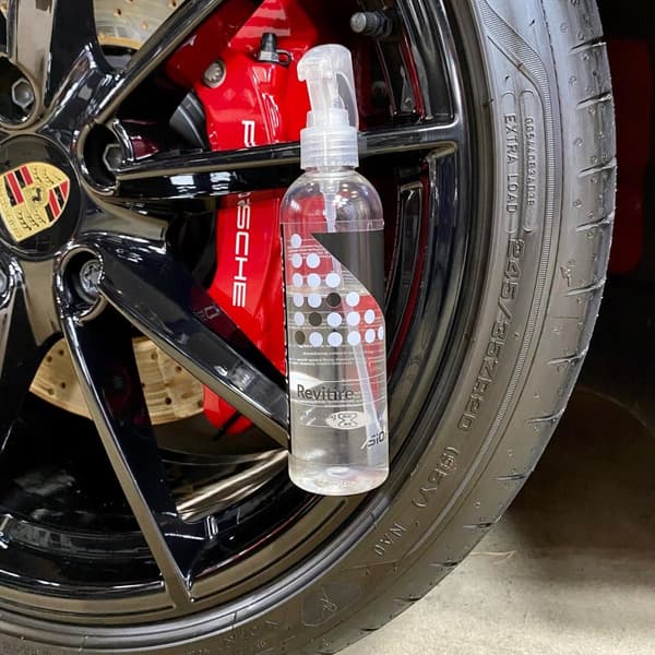 Nanotechniq Revitire 250ml -hoitoaine vanteille ja renkaille autonhoitoon