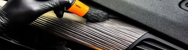 ADBL Round Detailing Brush 31mm autonhoitoharja - auton pesuun tarkoitettu sivellin