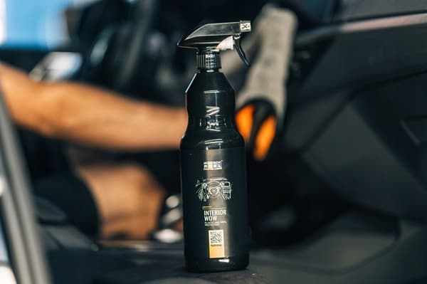 ADBL Interior Wow 0,5L - Dressing för interiörrengöring av bilinteriör
