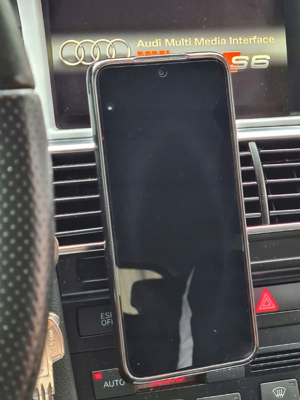 Tillbehör från ADBL till bilen Sticky magnetiskt telefonfäste