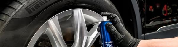Soft99 Wheel Dust Blocker 200ml Pinnoite vanteiden suojaamiseen auton