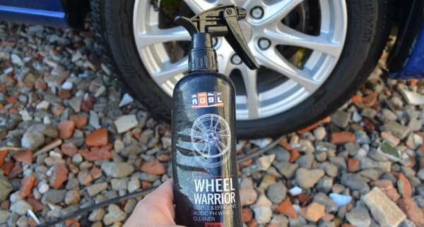 ADBL Wheel Warrior 1l happo puhdistus- ja pesuneste auton vanteille