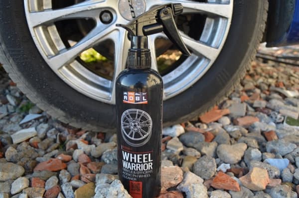 ADBL Wheel Warrior 1l happo puhdistus- ja pesuneste auton vanteille