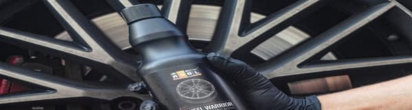 ADBL Wheel Warrior 0,5L surt rengöringsmedel för att tvätta och rengöra bilfälgar kraftfullt