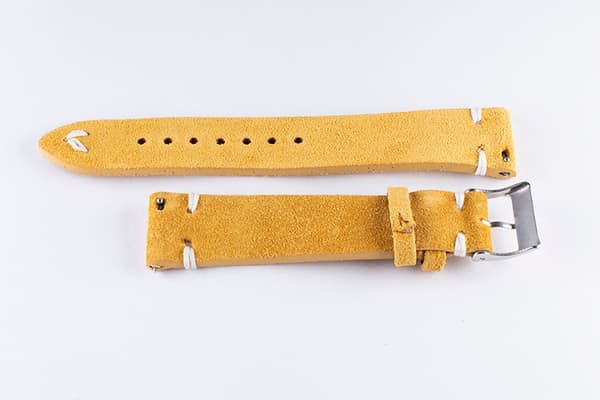 Klockarmband av gulbrun mocka / läder
