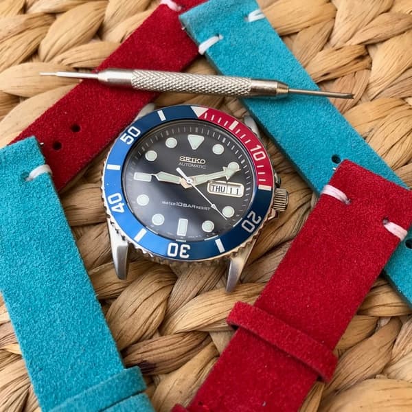 Klockarmband av turkos mocka / läder