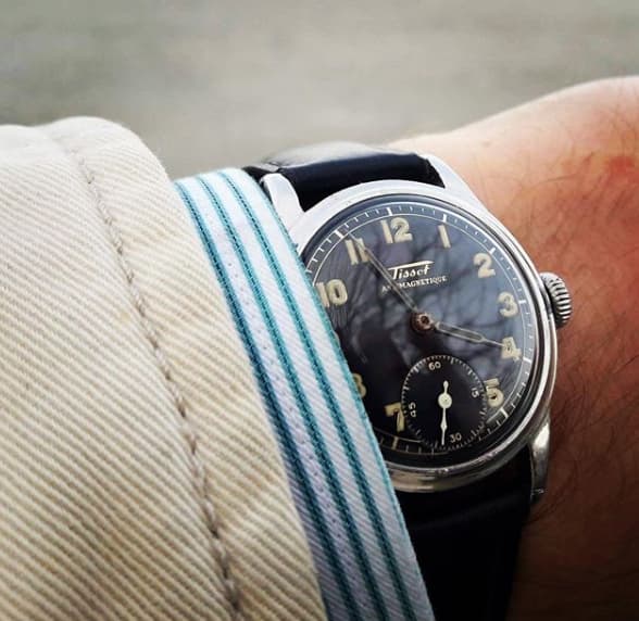 Klassiskt klockarmband av svart läder