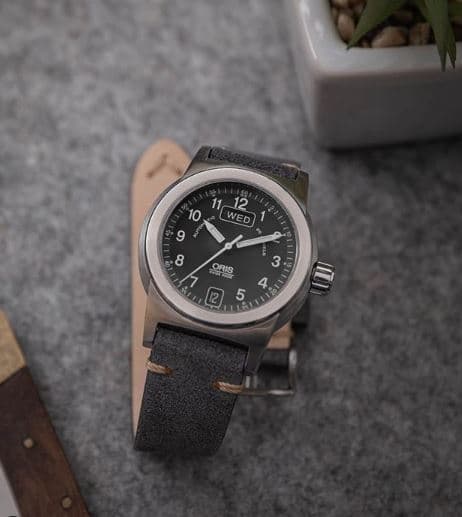 Premium klockarmband av grå mocka