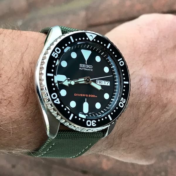 Grönt sailcloth klockarmband
