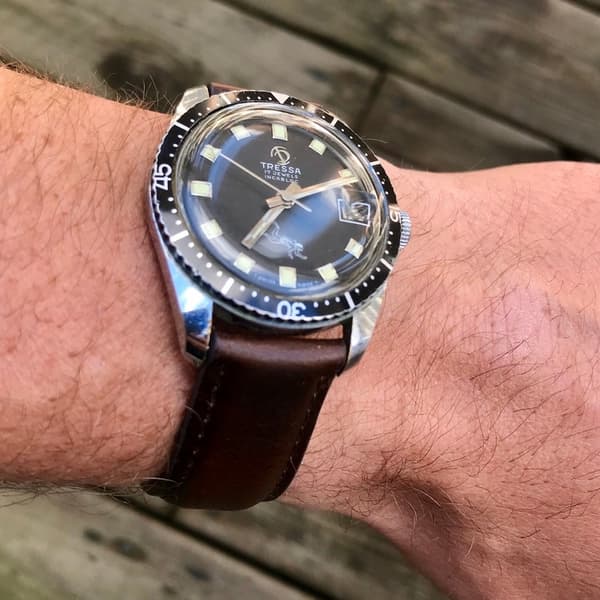 Klockarmband av mörkbrunt läder