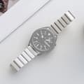 Miniatyrbilde 1 av 2: Tofarget armbånd til Samsung og Huaweis smartklokker 20 mm - hvit / sølv