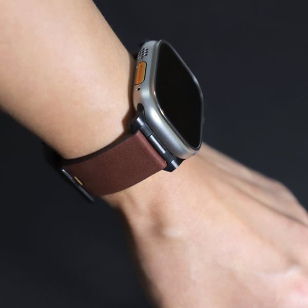 INF Horween skinnklokkerem for Apple Watch 42/44/46/49 mm - mørkebrun