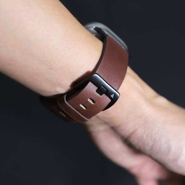 INF Horween skinnklokkerem for Apple Watch 42/44/46/49 mm - mørkebrun