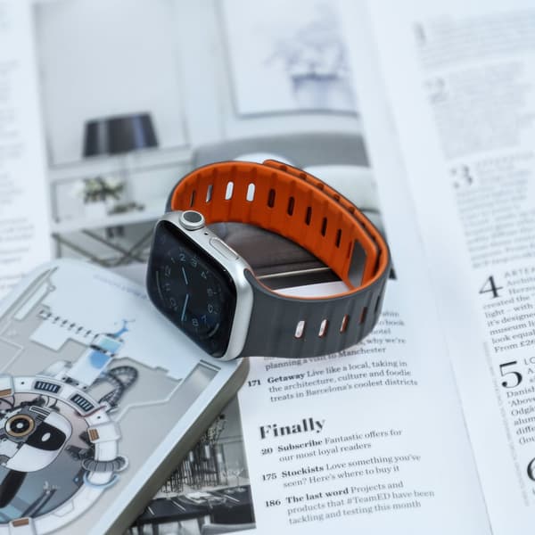 INF Magnetiskt silikonarmband för Apple Watch - Svart/Orange (38/40/41mm)
