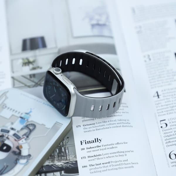 INF Magnetiskt silikonarmband för Apple Watch - Svart/Orange (38/40/41mm)