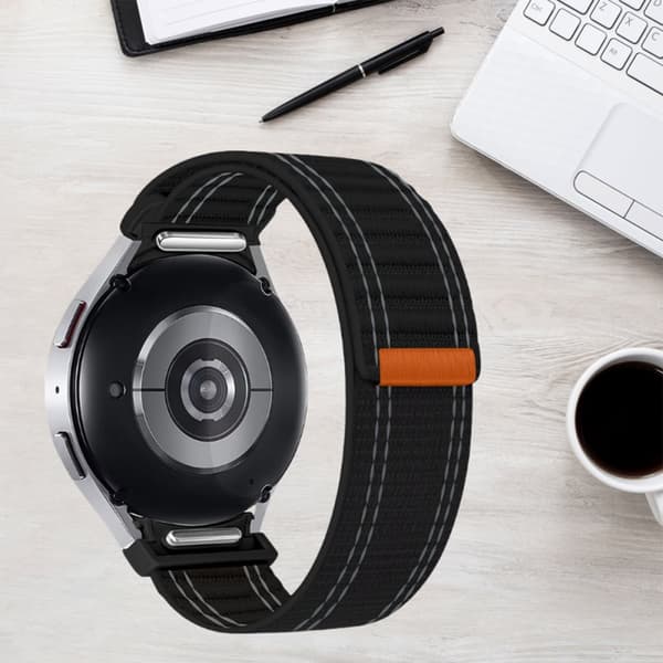 INF Stilfuld Nylon Urrem til Samsung Galaxy Watch Ultra - 22mm Sort