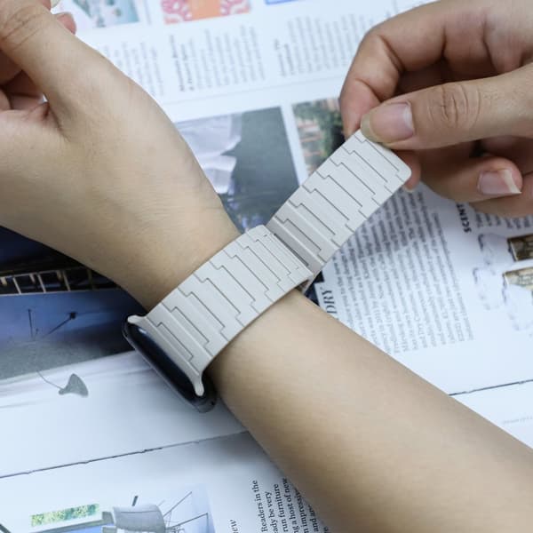 INF Magneettinen silmukkahihna Apple Watchille (42/44/45/49mm) – EU-patentti Valkoinen