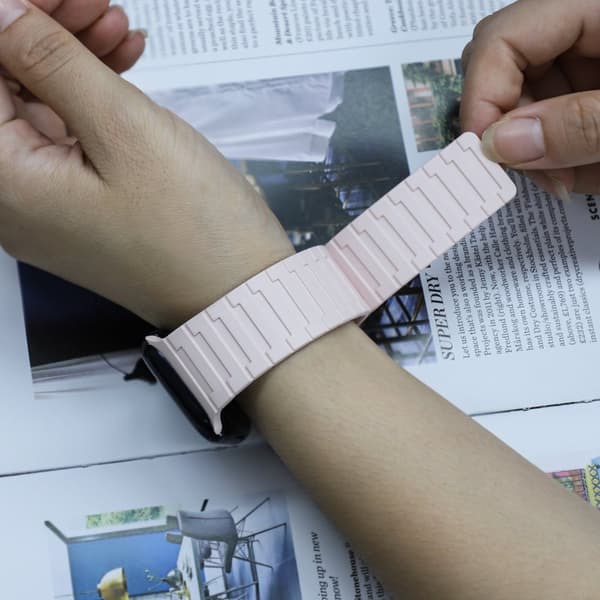 INF Magnetisk løkkerem til Apple Watch 38/40/41 mm Lyserød