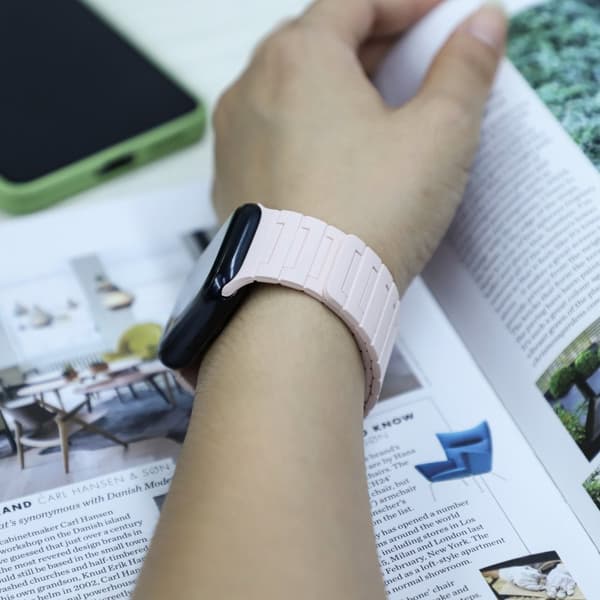 INF Magnetisk løkkerem til Apple Watch 38/40/41 mm Lyserød