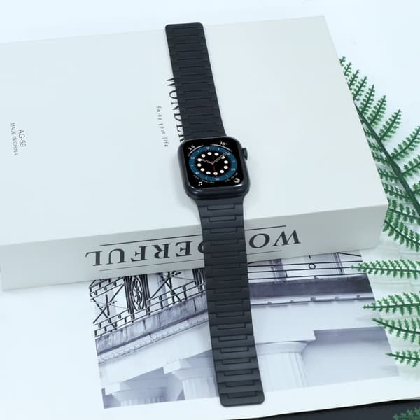INF Magnetisk løkkerem til Apple Watch 38/40/41 mm Sort