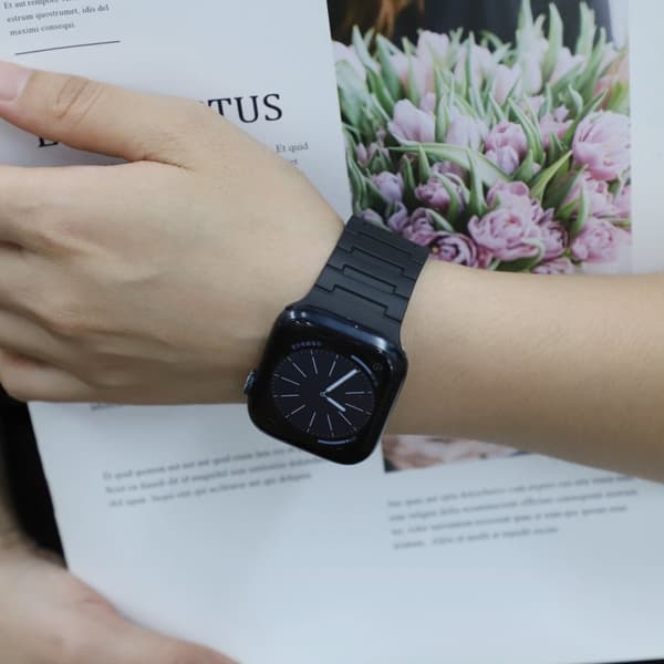 INF Magnetisk løkkerem til Apple Watch 38/40/41 mm Sort