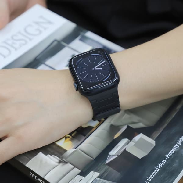 INF Magnetisk løkkerem til Apple Watch 38/40/41 mm Sort