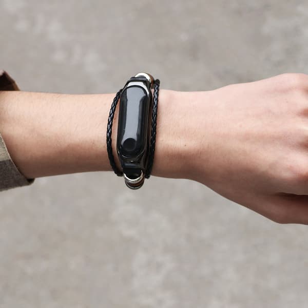 INF Xiaomi Band 7 -ranneke: Nahkainen ranneke metallisella kehyksellä