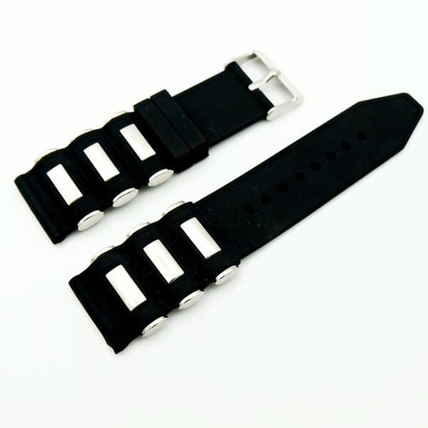 INF Universel silikonerem til ur med metaldetaljer  26 mm