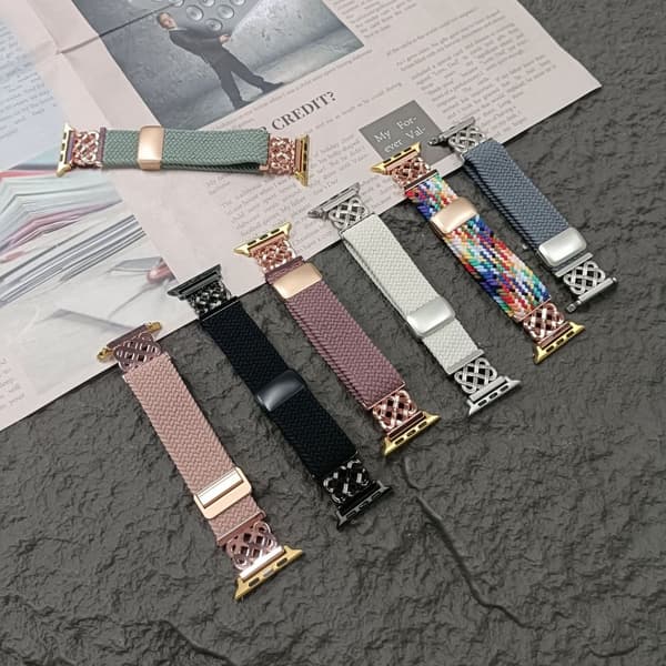 INF Stilfuld Flettet Nylon Magnetisk Rem til Apple Watch S9 Lilla M