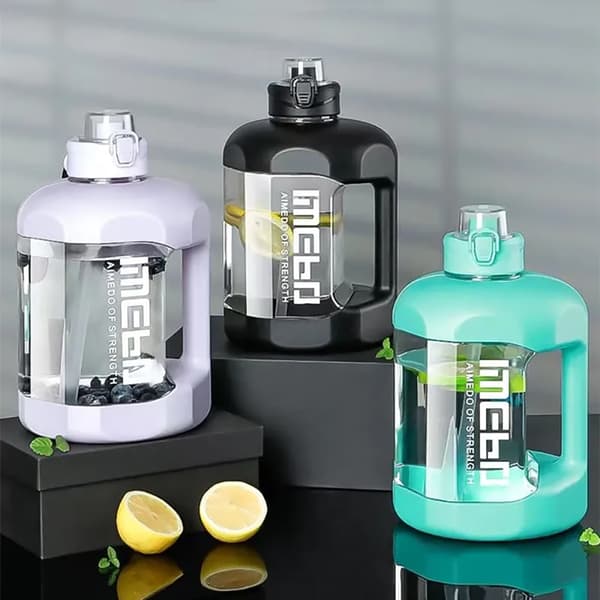 Sportig Vattenflaska 1.8L med Sugrör - Din Perfekta Partner för Fitness och Friluftsliv!