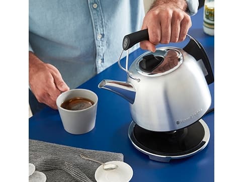Russell Hobbs K65 Anniversary 25860-70 - Vattenkokare - 1.2 liter - 2.4 kW - borstat rostfritt stål