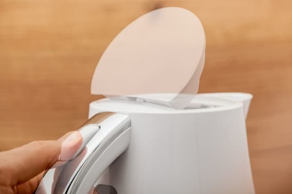 ELDOM C270B OSS, 1,7 l, 2150 W, Hvit, Vannivåindikator, Overopphetingsbeskyttelse, Trådløs