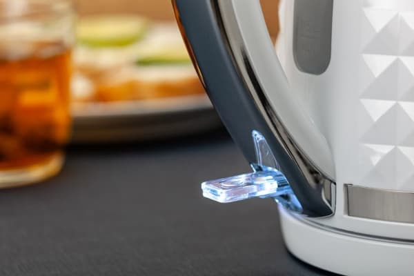 ELDOM C270B OSS, 1,7 l, 2150 W, Hvit, Vannivåindikator, Overopphetingsbeskyttelse, Trådløs