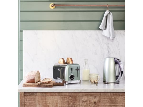 Cuisinart BOUILLOIRE CPK17GE VERT, 3000 W, Grön, Rostfritt stål, Justerbar termostat, Vattennivå indikator, Överhettningsskydd