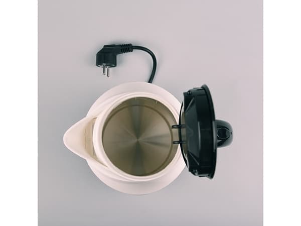ELEKTRISK VATTENKOKARE MR-041-VIT MAESTRO