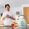 Miniatyrbild 4 av 5: Cecotec Vintage-style kettle, 2,200w power and 1.8-litre capacity.
