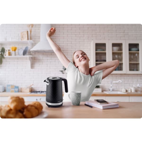 Elektrisk vattenkokare 1,7l Berdsen BD-705 svart och silver