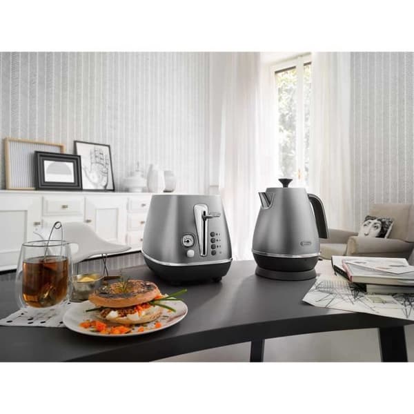 DeLonghi KBI2001.S Vattenkokare - Silver - 1,7 L - 2000 W - Metall
