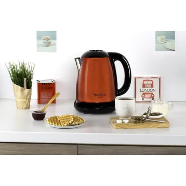 MOULINEX Subito Elektrisk vattenkokare, 1,7 L, Vridbar bas, Enkel öppning, Indikeringslampa, Automatisk avstängning BY540510