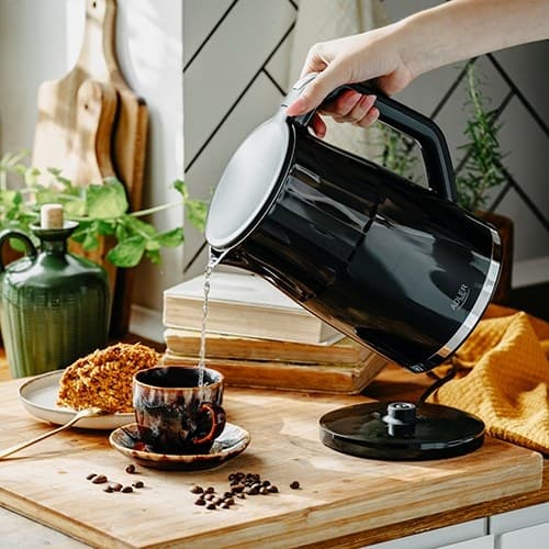 Adler AD 1350 1,7L temperaturstyrd LED-vattenkokare Svart