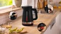Miniatyrbild 4 av 10: Bosch TWK4M223 vattenkokare 1,7 L 2400 W Svart