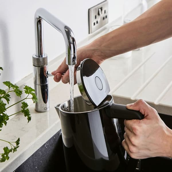 Alexa Smart Elektrisk Vattenkokare WIFI 1,5L, Trådlös, LED-pekskärm SWAN SK14650BLKNEU 1800W Svart 58000