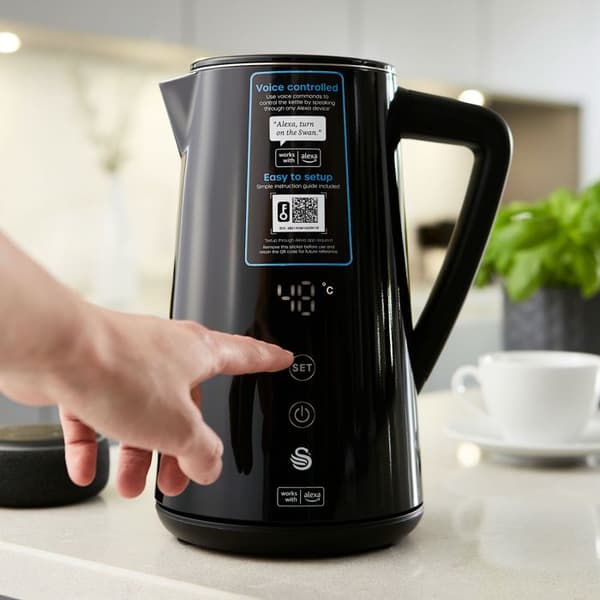 Alexa Smart Elektrisk Vattenkokare WIFI 1,5L, Trådlös, LED-pekskärm SWAN SK14650BLKNEU 1800W Svart 58000