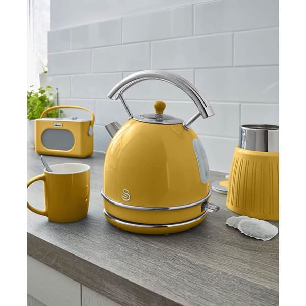 Retro vattenkokare, 1,8 L, BPA-fritt rostfritt stål, dold motstånd, sladdlös SWAN SK14630YELNEU 3000W Gul 53784