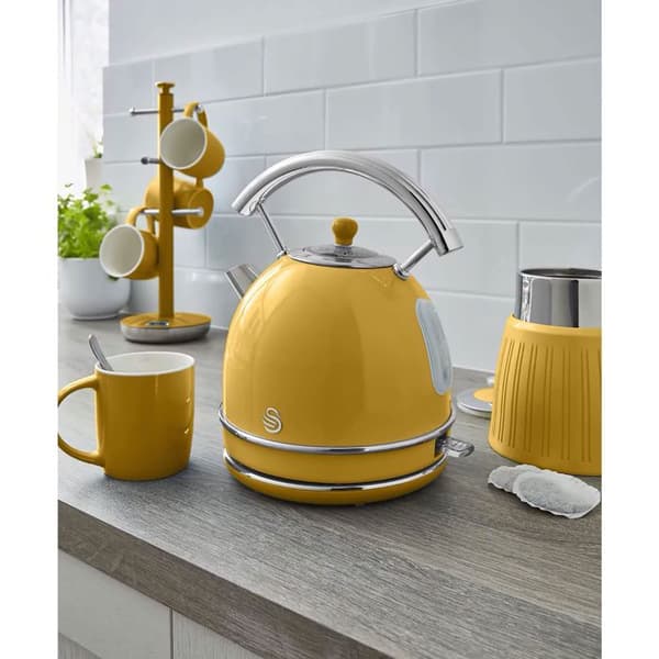 Retro vattenkokare, 1,8 L, BPA-fritt rostfritt stål, dold motstånd, sladdlös SWAN SK14630YELNEU 3000W Gul 53784