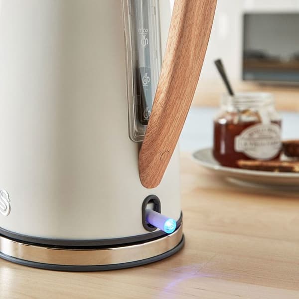 Elgigantisk 1,7L Ultrarask Trådløs Moderne Nordisk Design SWAN SK14610WHTNEU 2000W Hvit 40869