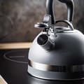 Miniatyrbild 6 av 6: Kettle - KINGHOFF - KH-1851 - Rostfritt stål - 1,8L - Inbyggd visselpipa